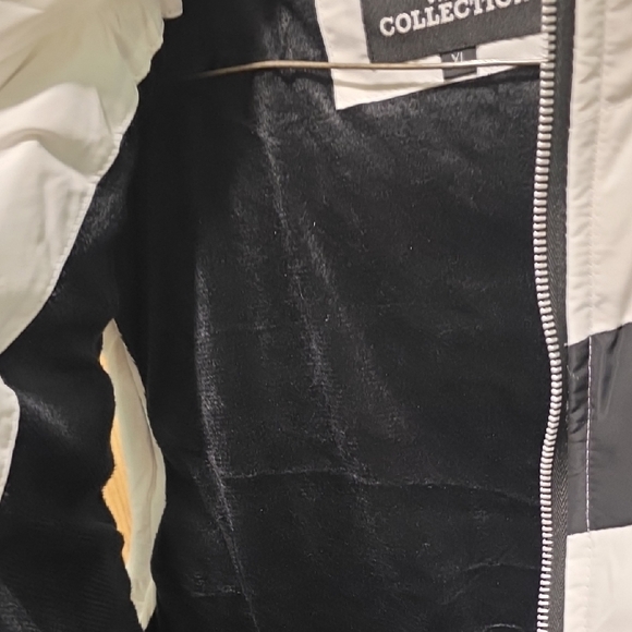 VIP White and Black Men's Vest - Picture 8 of 10